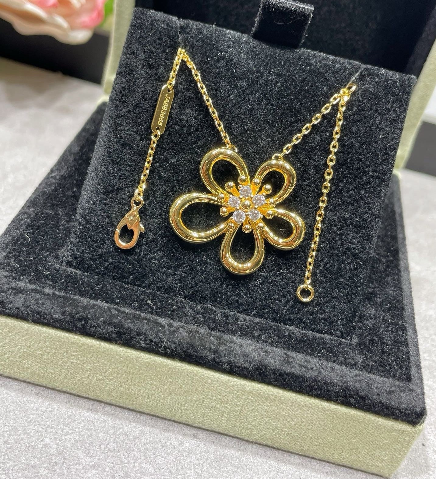 [Lume Jewels] Flower Jewelry Set with Diamond Center
