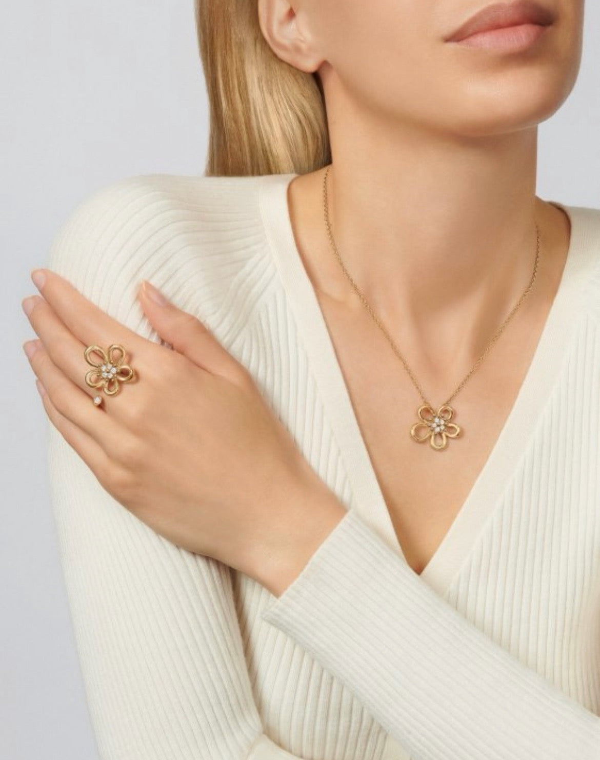 [Lume Jewels] Flower Jewelry Set with Diamond Center
