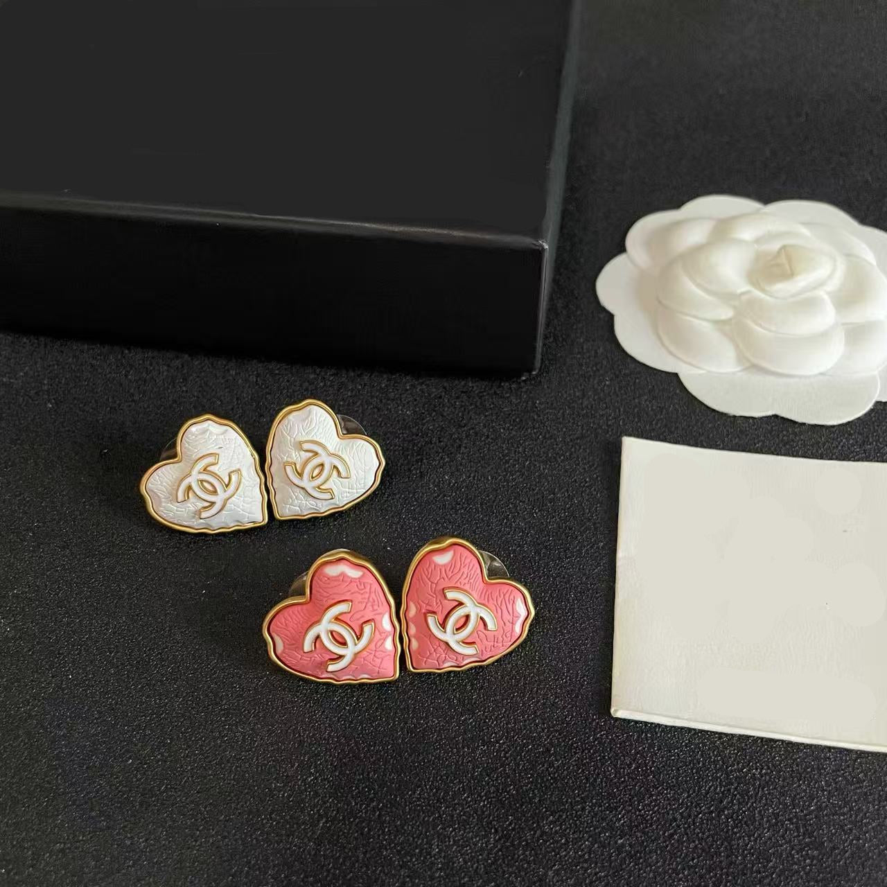 [Lume Jewels] Heart-shaped Necklace & Earring Set