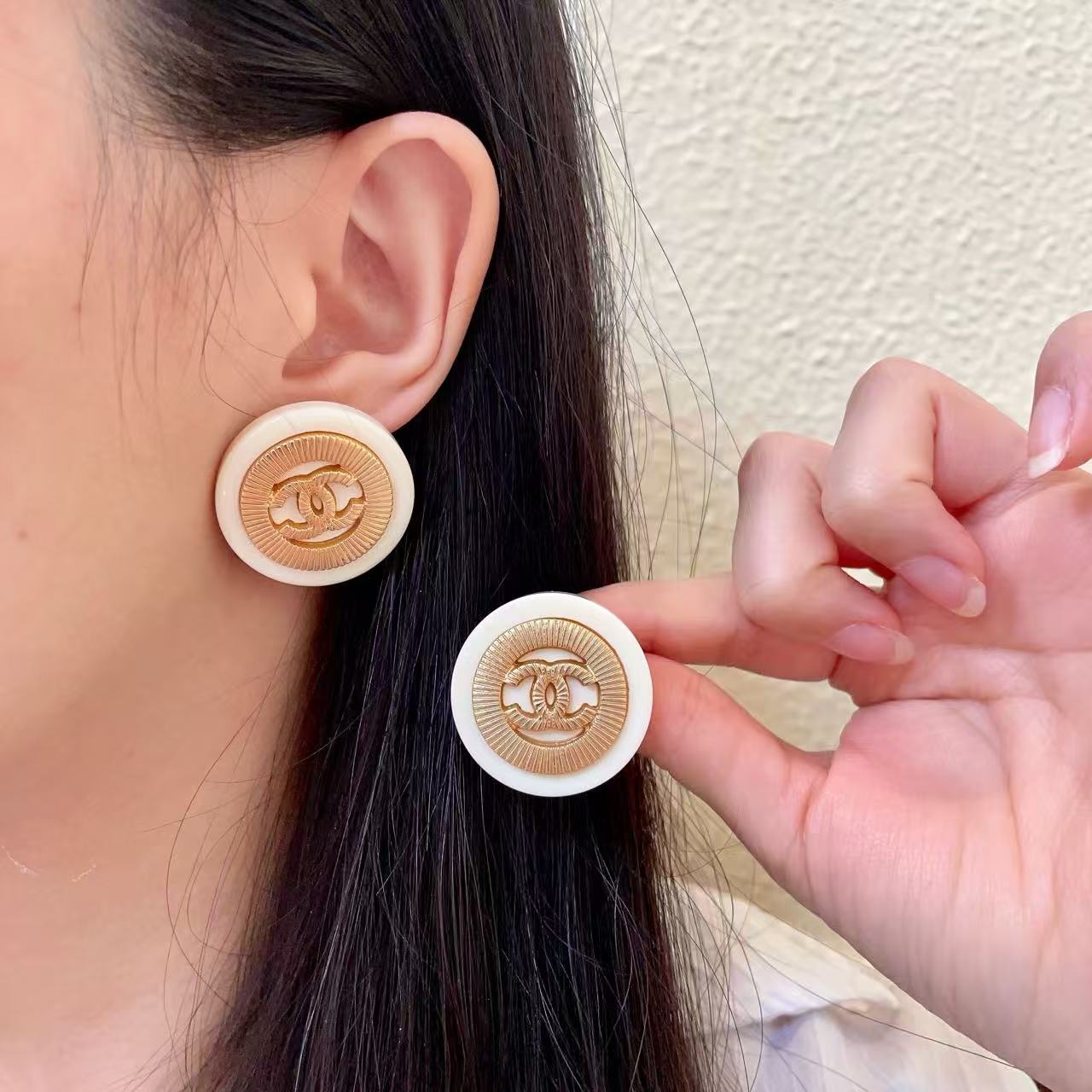[Lume Jewels]Classic Double C Earrings