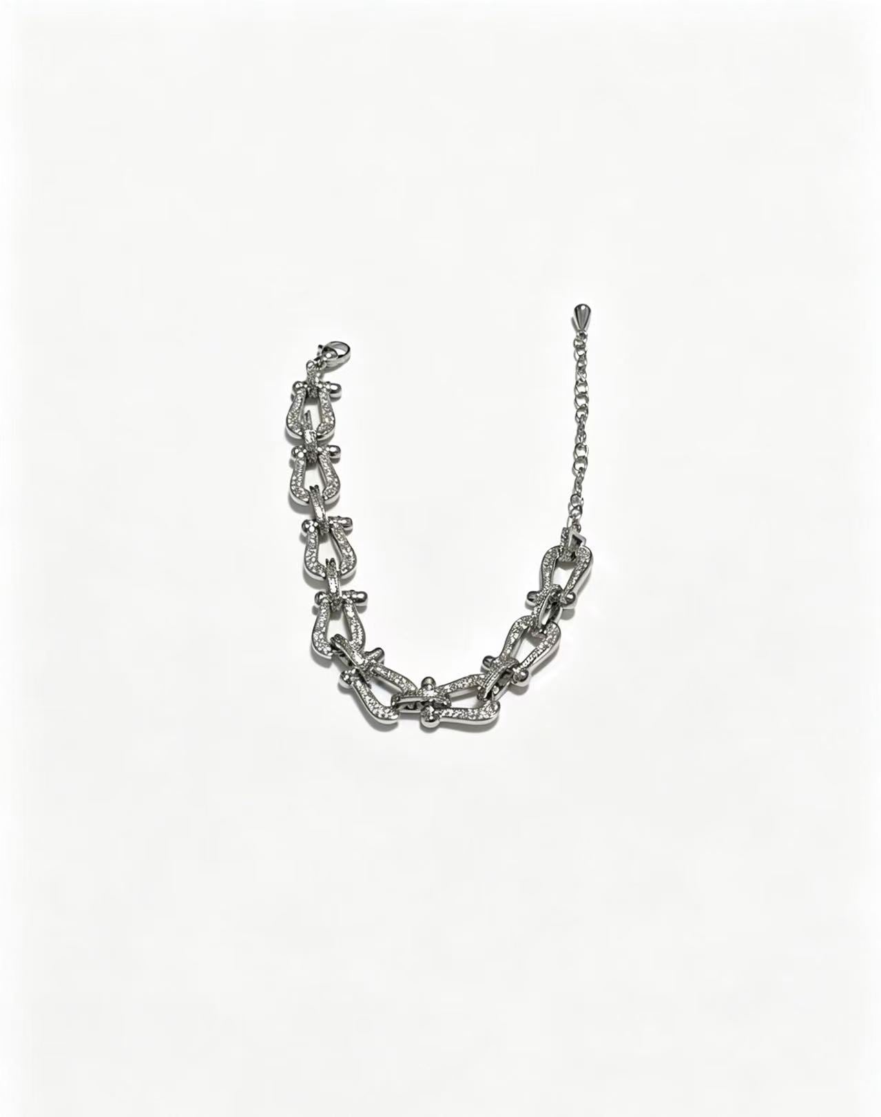 ¡®Lume JewelsDiamond-studded Horseshoe Bracelet