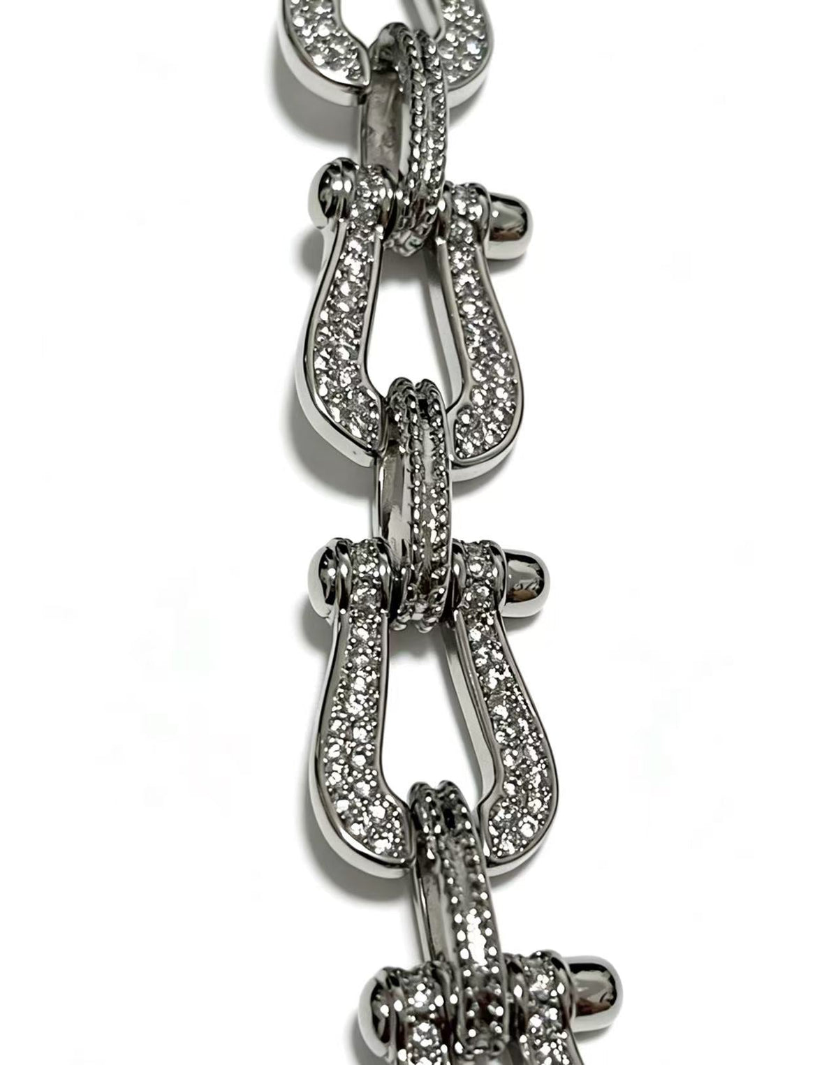 ¡®Lume JewelsDiamond-studded Horseshoe Bracelet