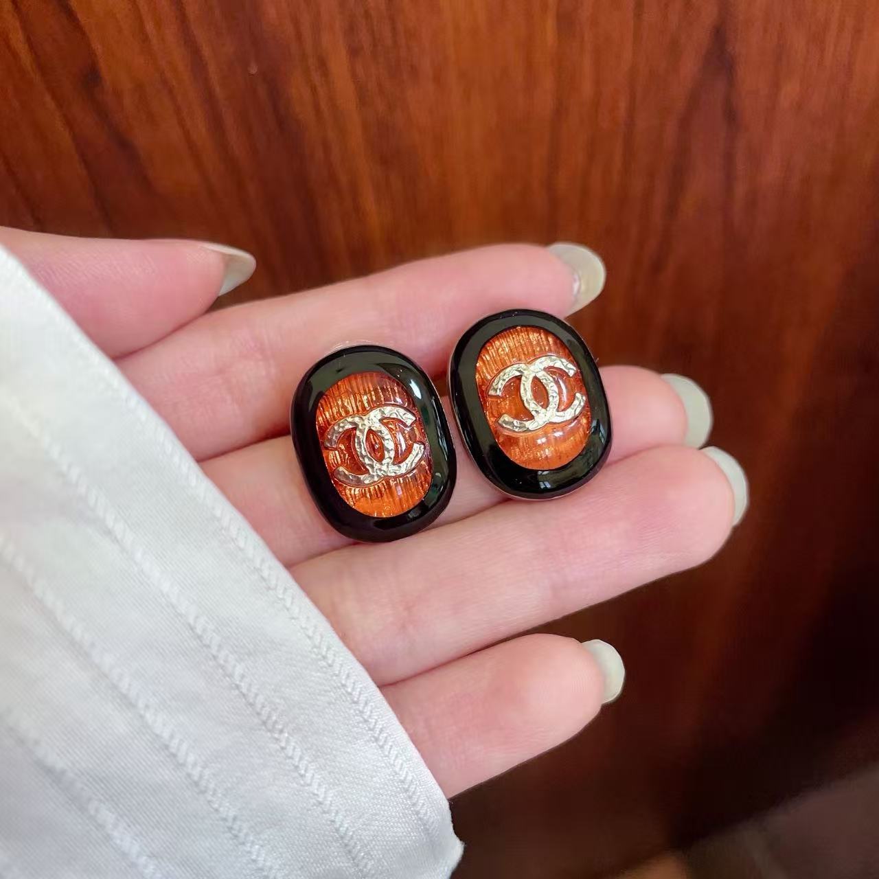 [Lume Jewels]Amber & Glass Stud Earrings