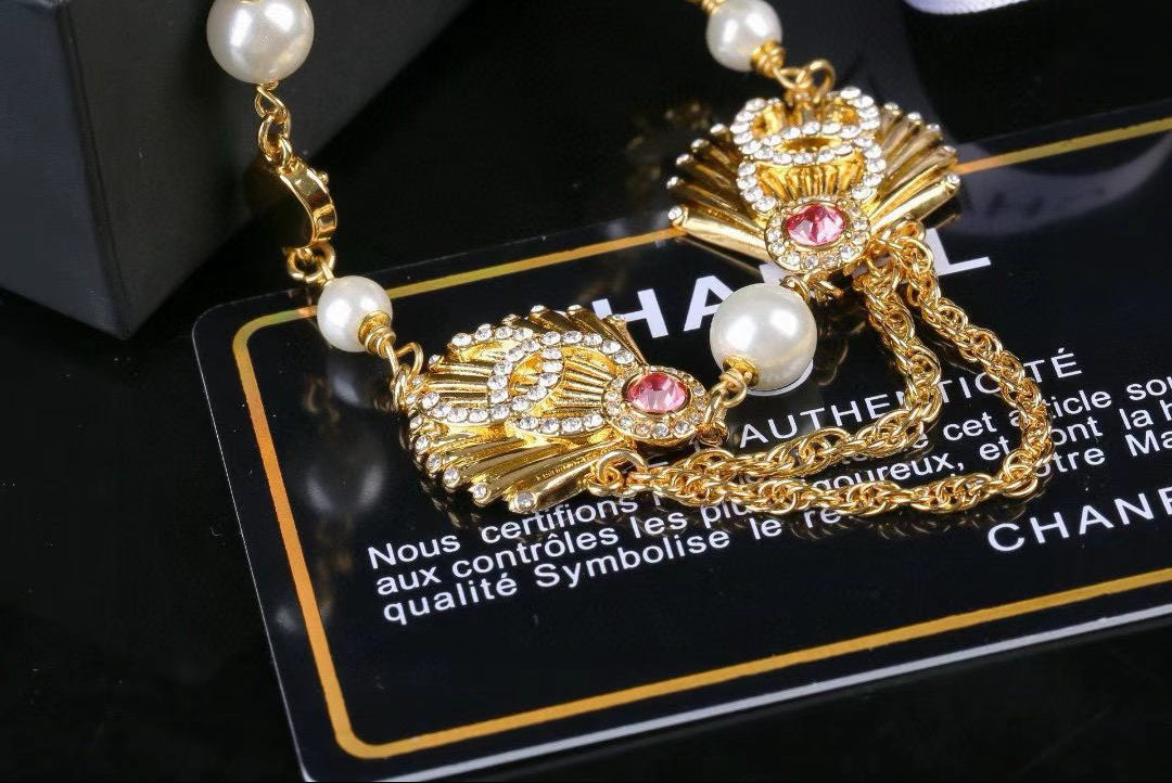 [Lume Jewels]Vintage Fan Motif Double CC Crystal & Pearl Necklace