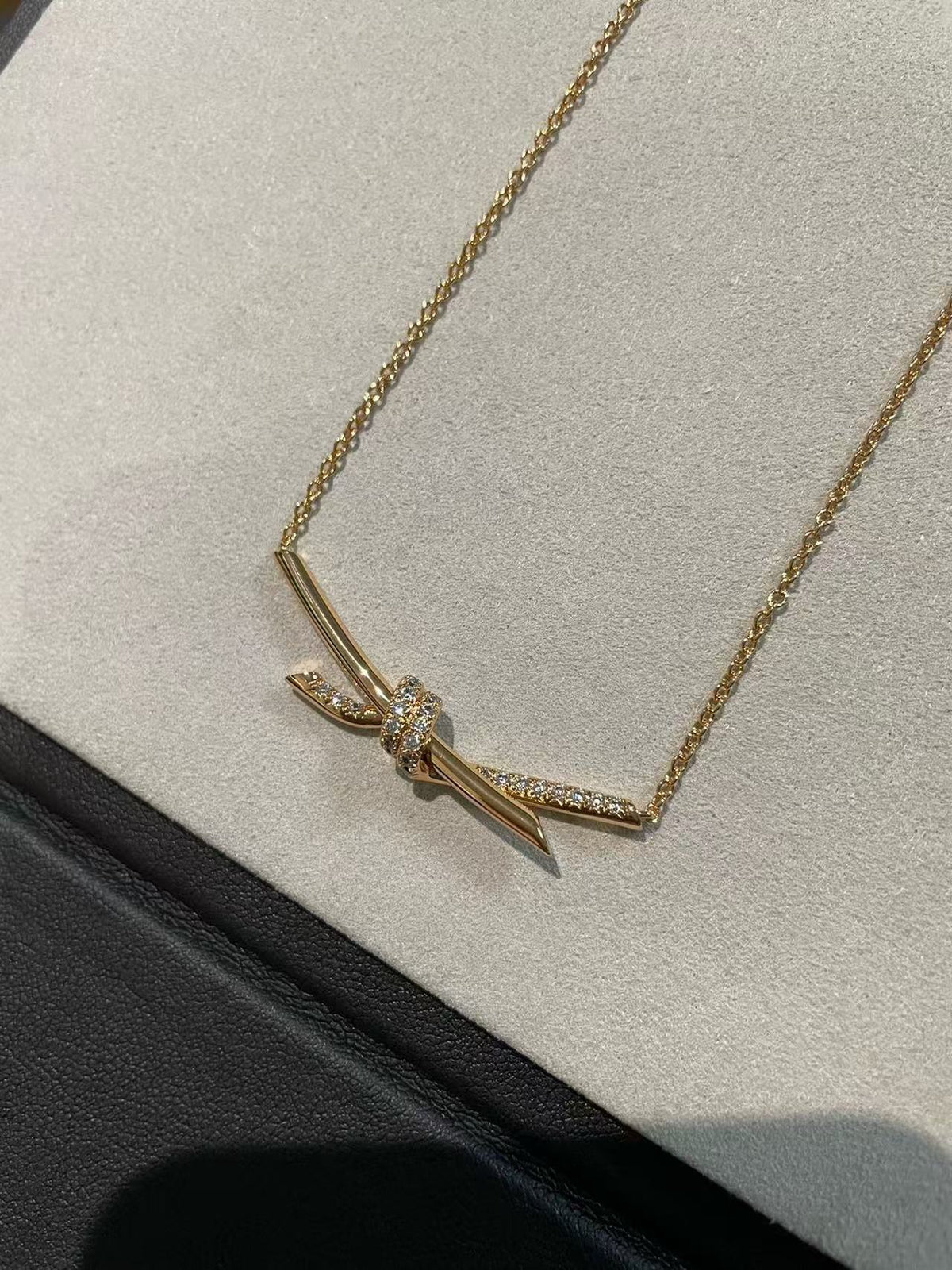 [Lume Jewels]T House Diamond-Studded Knot Necklace