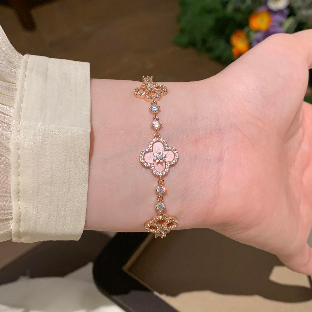 ¡®Lume Jewels¡¯CLOVER 5 MOTIF PINK BLUE RED WHITE BRACELET