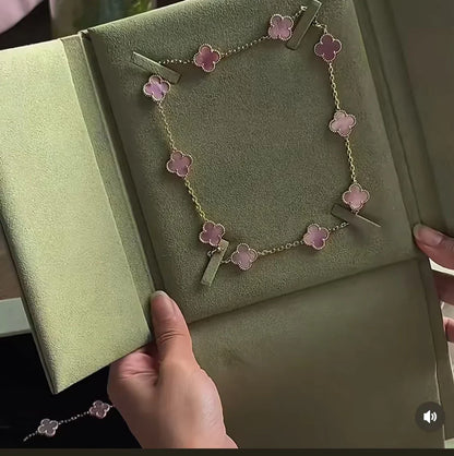 [Lume Jewels] Pink Necklace with Ten Clover Designs