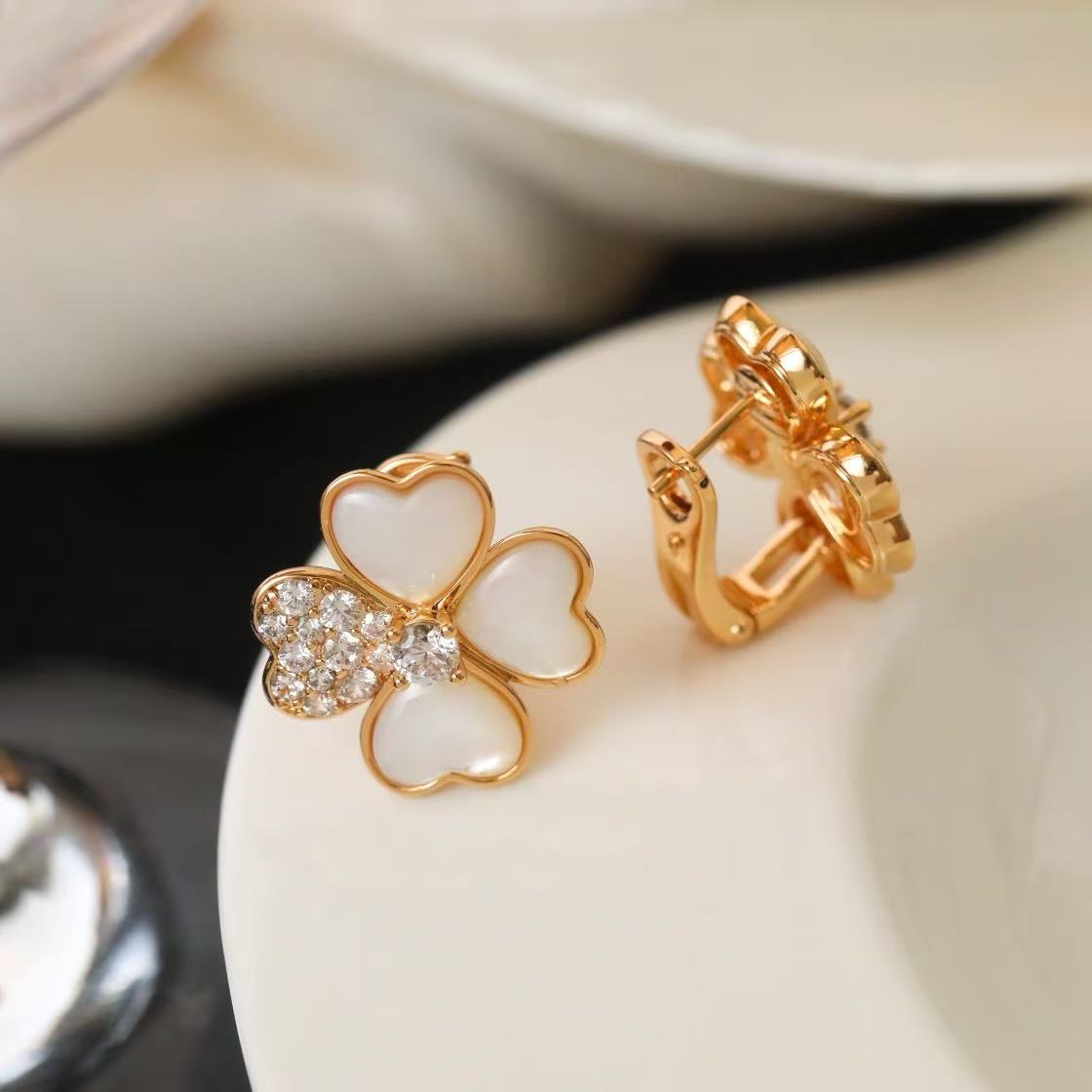 [Lume Jewels]FRIVOLE PINK GOLD FLOWER DIAMOND EARRINGS 2