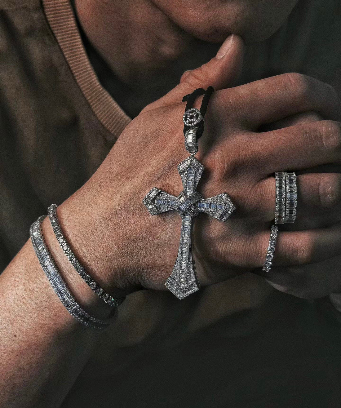 ¡®Lume Jewels¡¯Pave Cross Pendant Necklace