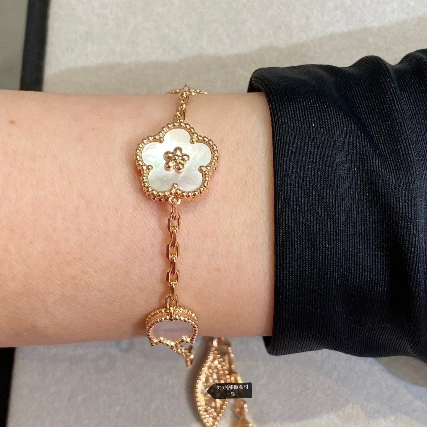 ¡®Lume Jewels¡¯LUCKY SPRING 5 MOTIF BRACELET
