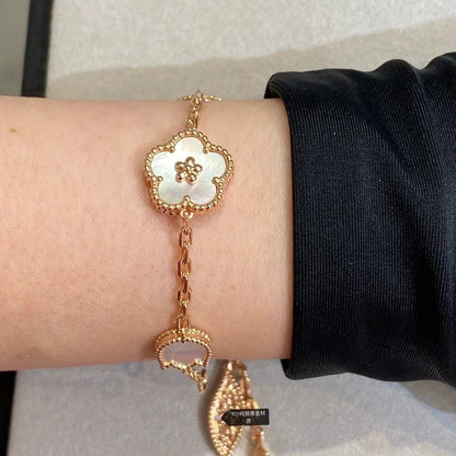 ¡®Lume Jewels¡¯LUCKY SPRING 5 MOTIF BRACELET