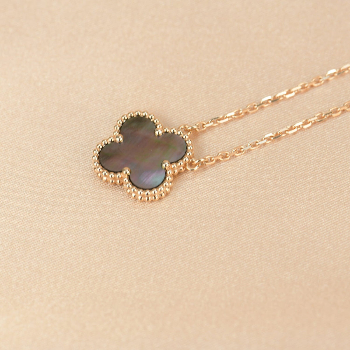¡®Lume Jewels¡¯CLOVER 15MM  GRAY MOTHER OF PEARL NECKLACE