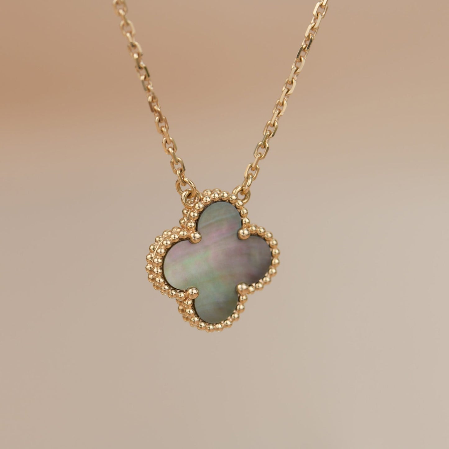 ¡®Lume Jewels¡¯CLOVER 15MM  GRAY MOTHER OF PEARL NECKLACE