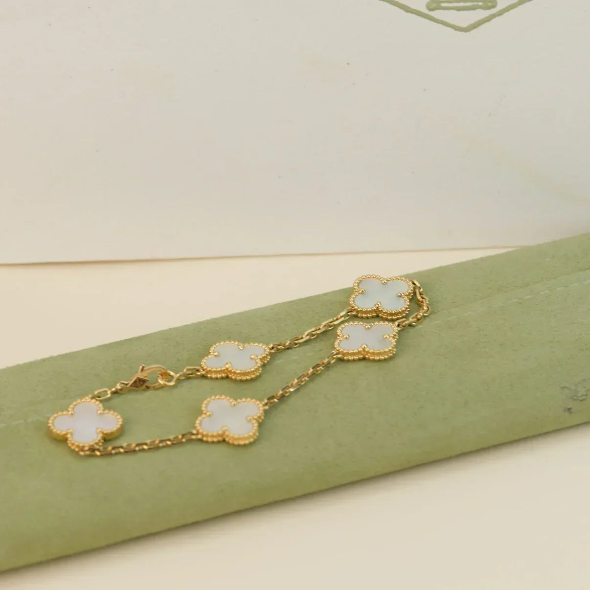 [Lume Jewels]New CLOVER WHITE PEARL MOP 5 MOTIF BRACELET COLLECTION