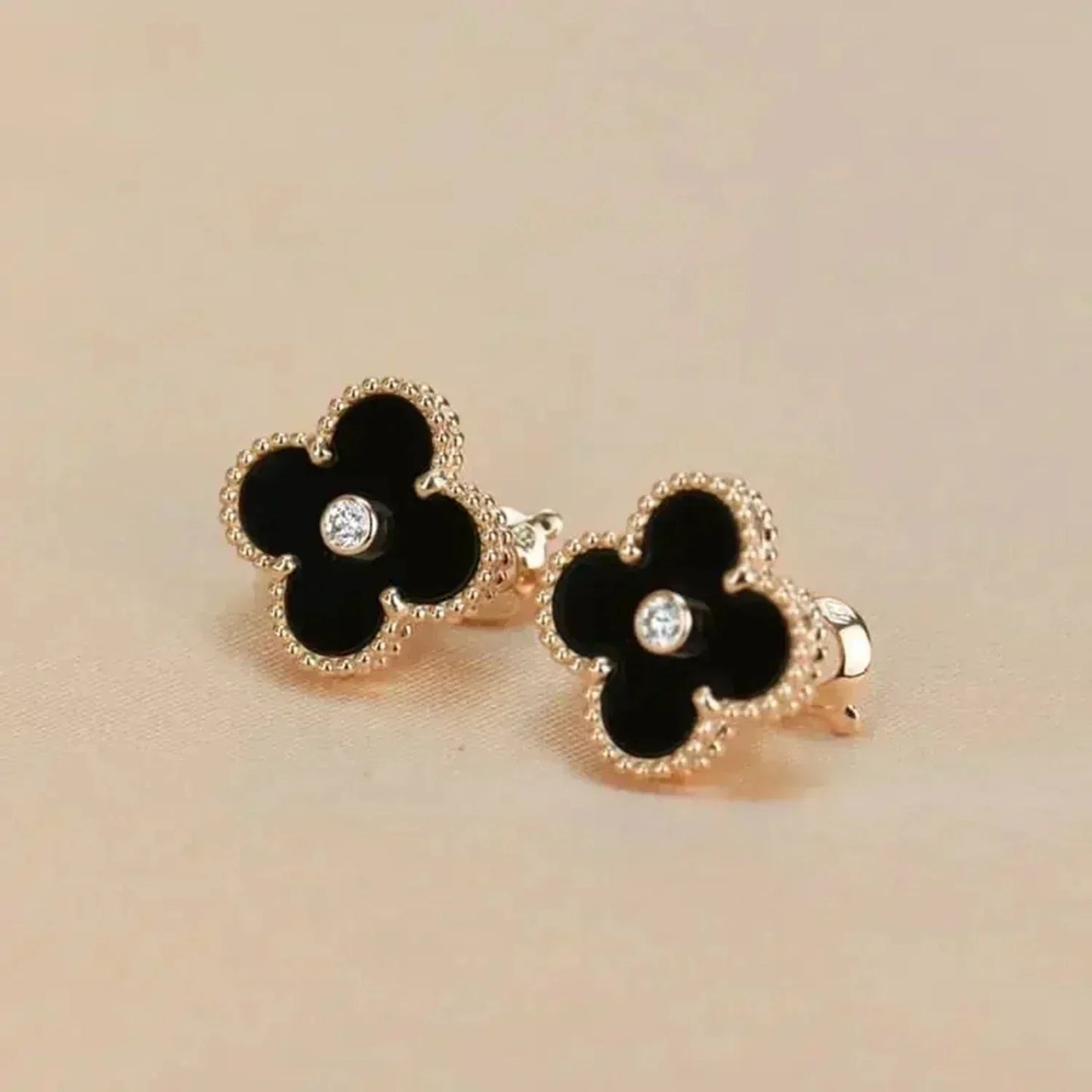 ¡®Lume Jewels¡¯CLOVER MEDIUM 1 MOTIFS ONYX DIAMOND EARRINGS