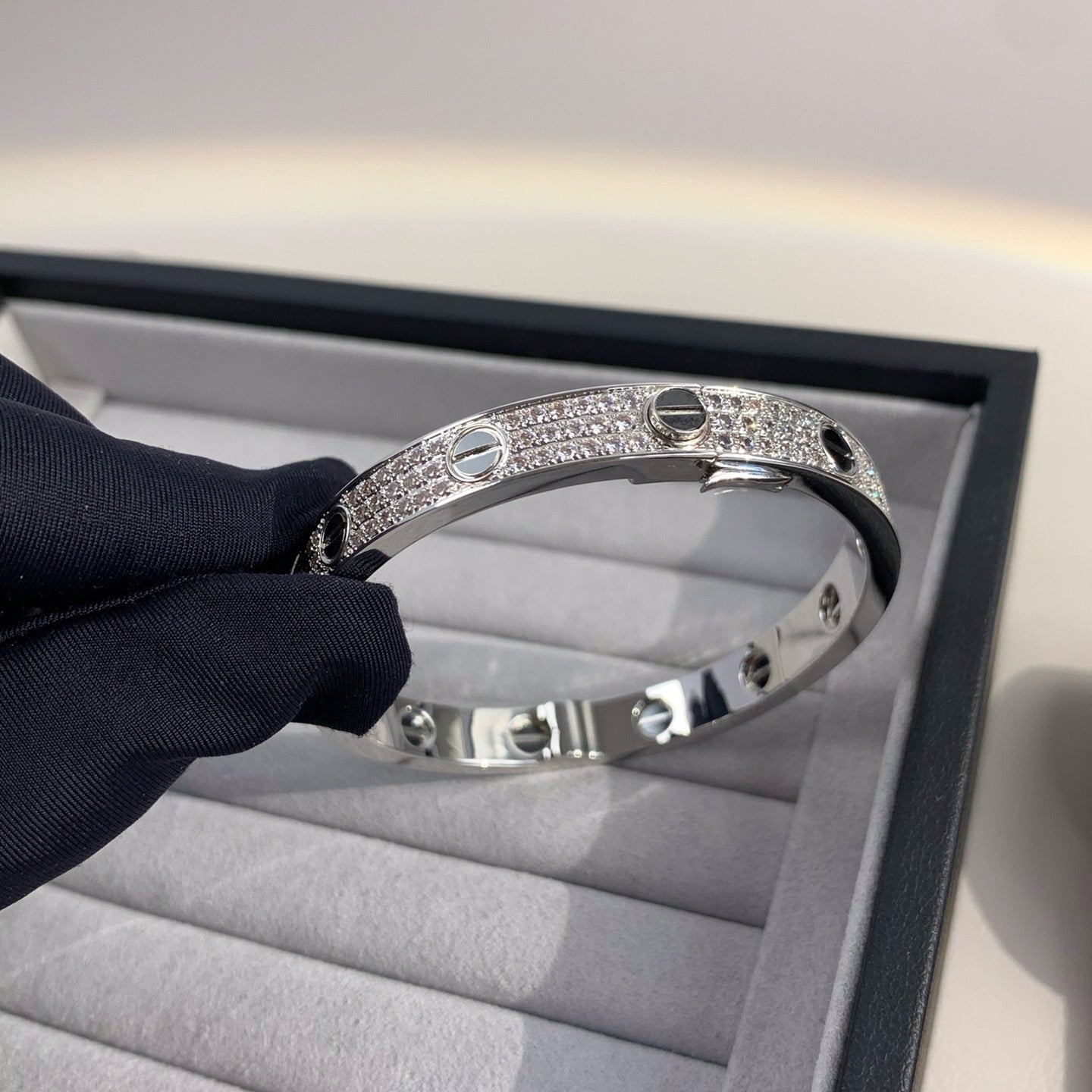 ¡®Lume Jewels¡¯LOVE BRACELET 6.1MM DIAMOND-PAVED CERAMIC