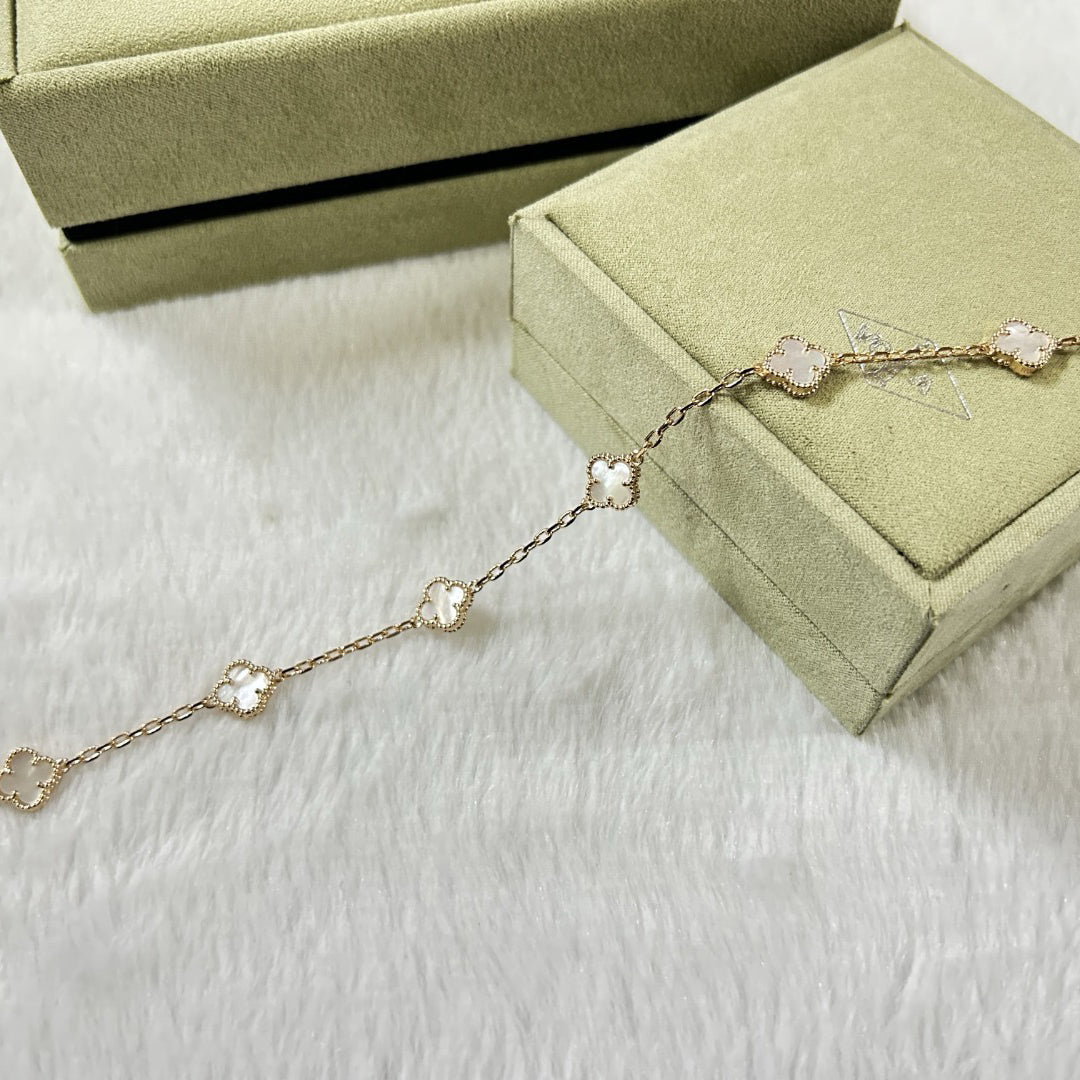 [¡®Lume Jewels¡¯]CLOVER 6 MOTIF WHITE MOP BRACELET