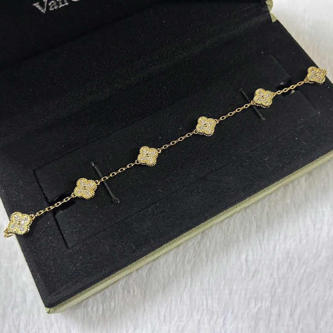 [Lume Jewels]New CLOVER 6 MOTIF DIAMOND BRACELET