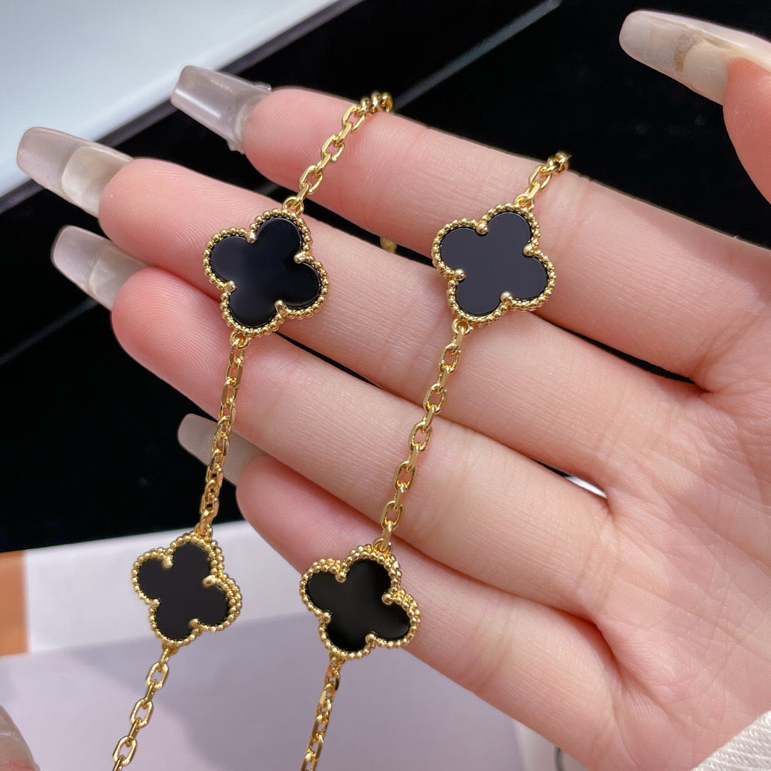 ¡®Lume Jewels¡¯CLOVER 10 MOTIFS ONYX NECKLACE