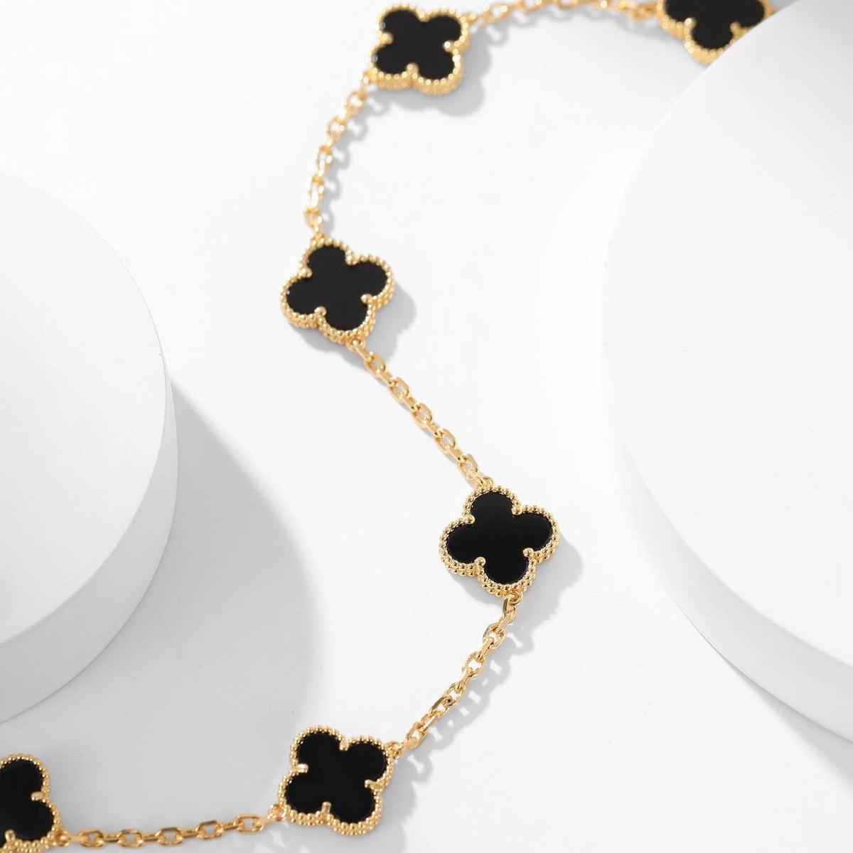 ¡®Lume Jewels¡¯CLOVER 10 MOTIFS ONYX NECKLACE