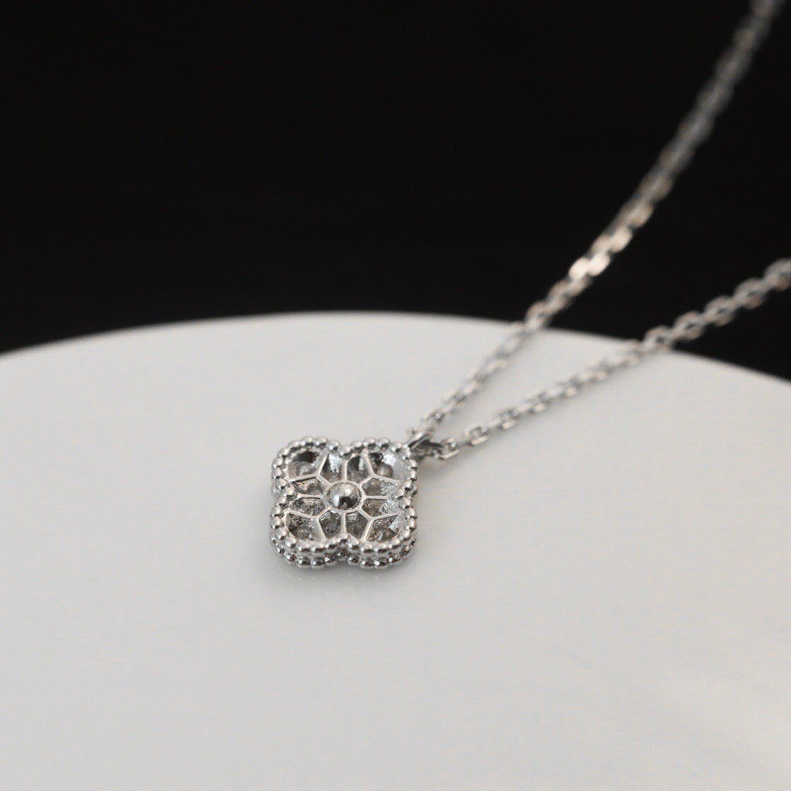 ¡®Lume Jewels¡¯CLOVER MINI 9.5MM PENDANT DIAMOND NECKLACE