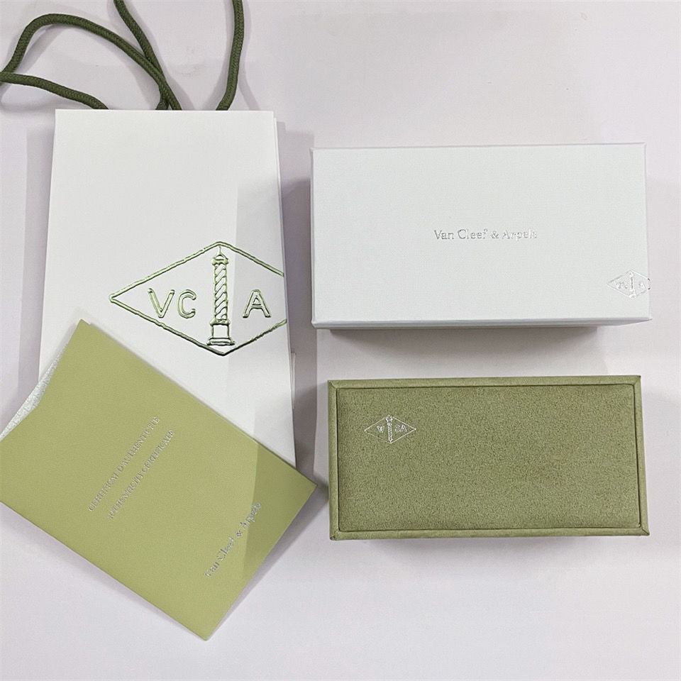¡®Lume Jewels¡¯VA CLOVER BRACELET NECKLACE RING BOX GIFT BAG