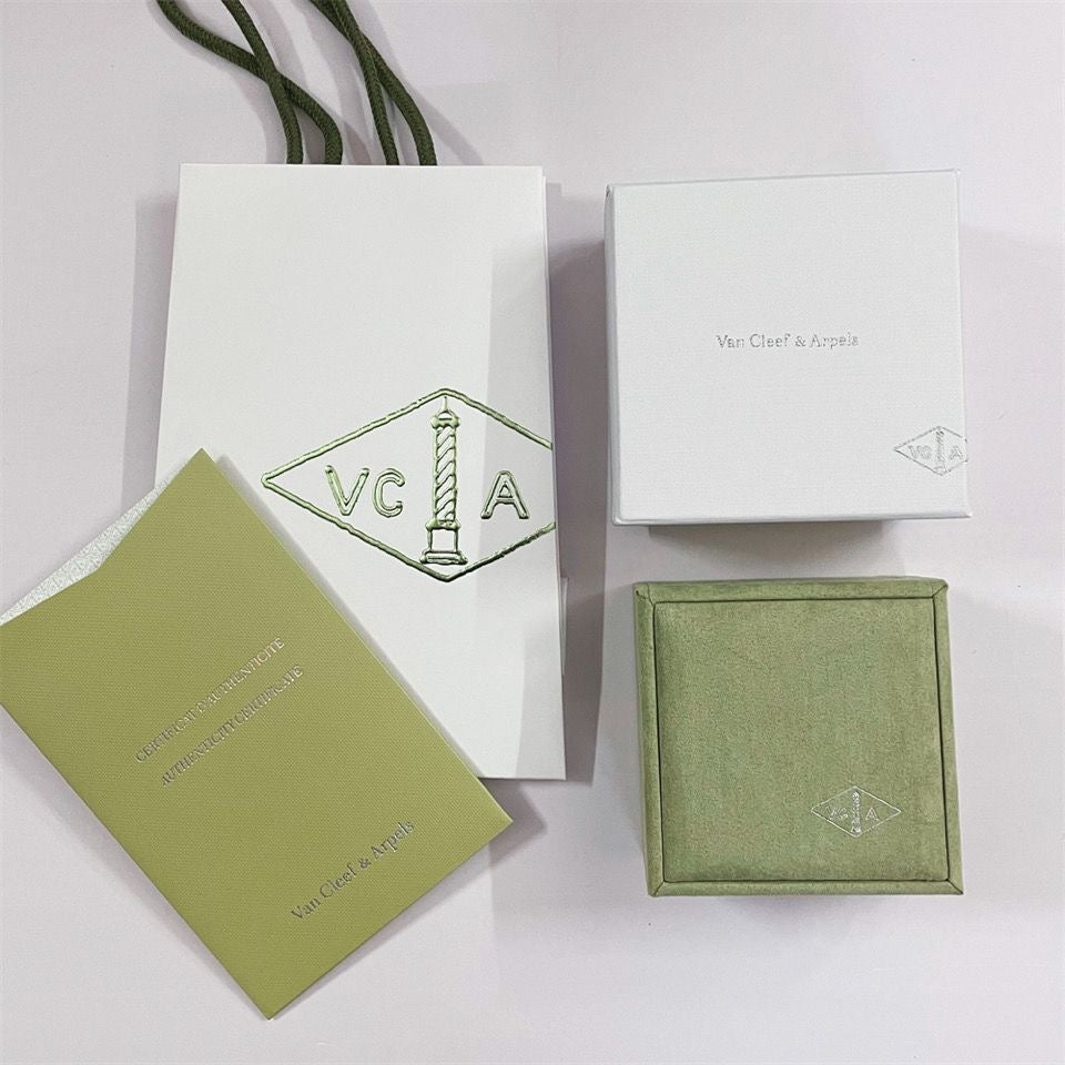 ¡®Lume Jewels¡¯VA CLOVER BRACELET NECKLACE RING BOX GIFT BAG