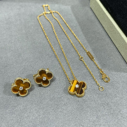 ¡®Lume Jewels¡¯CLOVER 15MM DIAMOND AND YELLOW TIGER'S EYE AGATE necklace
