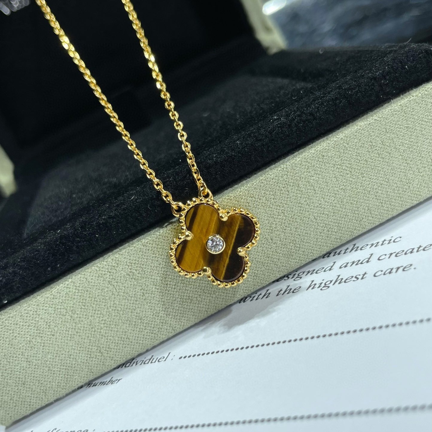 ¡®Lume Jewels¡¯CLOVER 15MM DIAMOND AND YELLOW TIGER'S EYE AGATE necklace