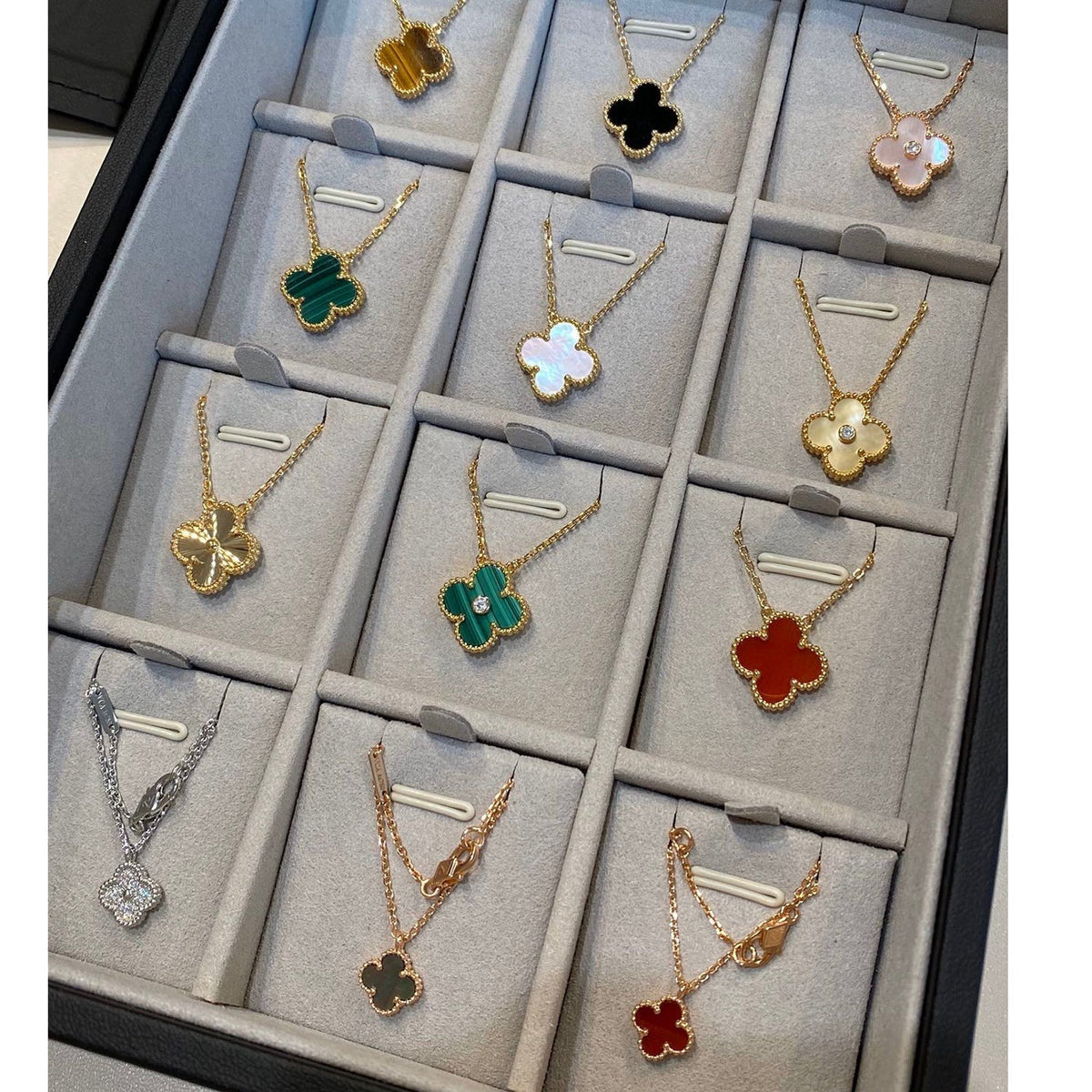 ¡®Lume Jewels¡¯CLOVER 15MM BLACK ONYX SINGLE FLOWER NECKLACE