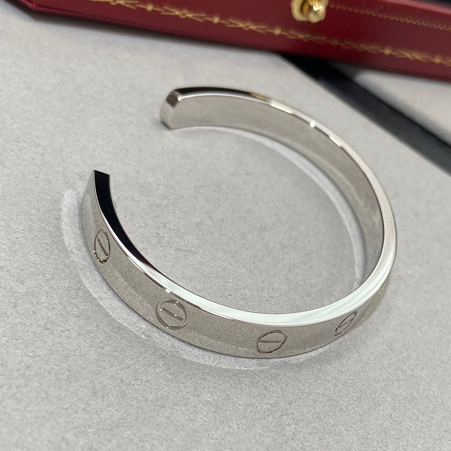 ¡®Lume Jewels¡¯LOVE BRACELET 6.1MM 1 DIAMOND OPEN CUFF