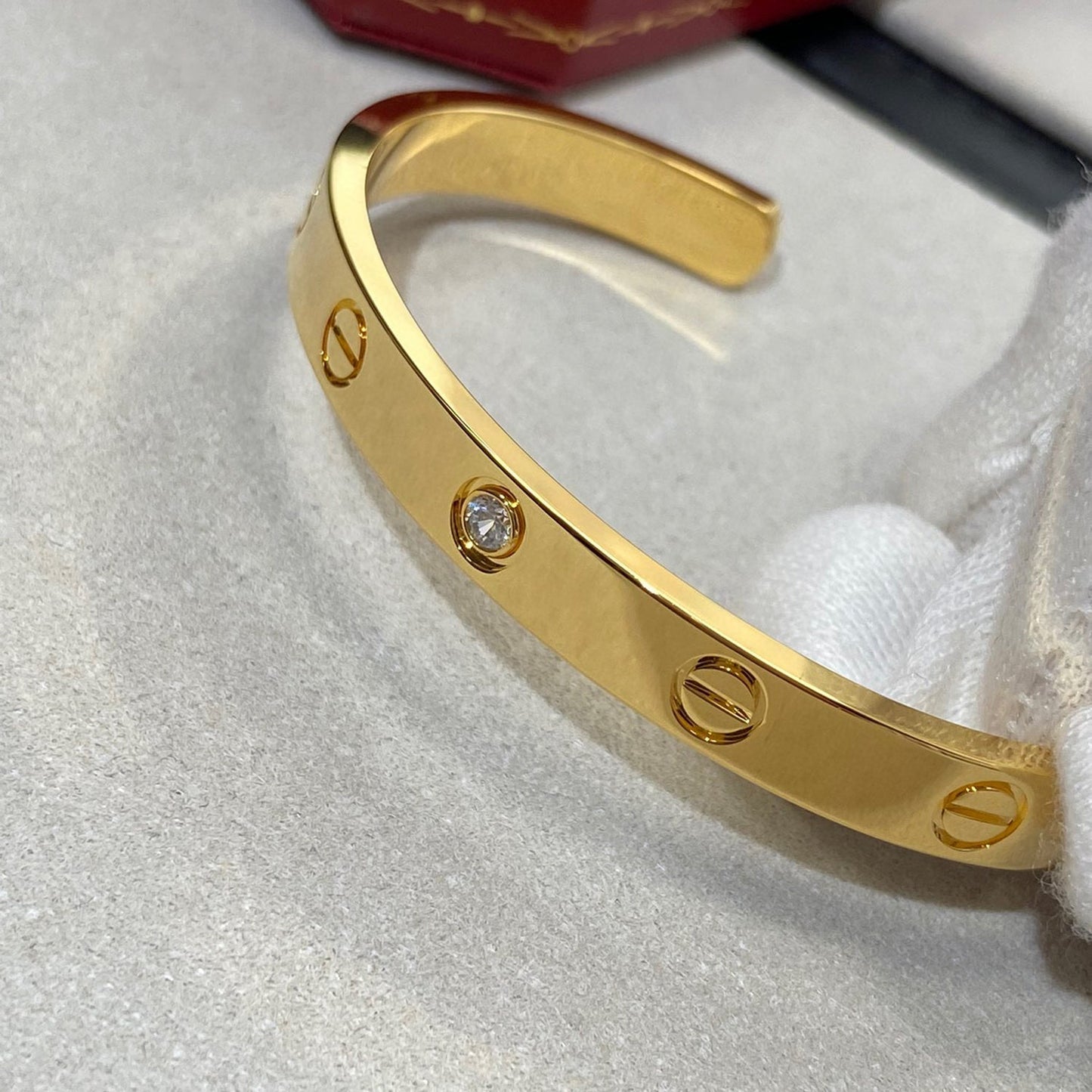 ¡®Lume Jewels¡¯LOVE BRACELET 6.1MM 1 DIAMOND OPEN CUFF