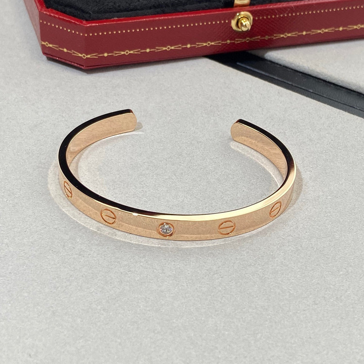 ¡®Lume Jewels¡¯LOVE BRACELET 6.1MM 1 DIAMOND OPEN CUFF