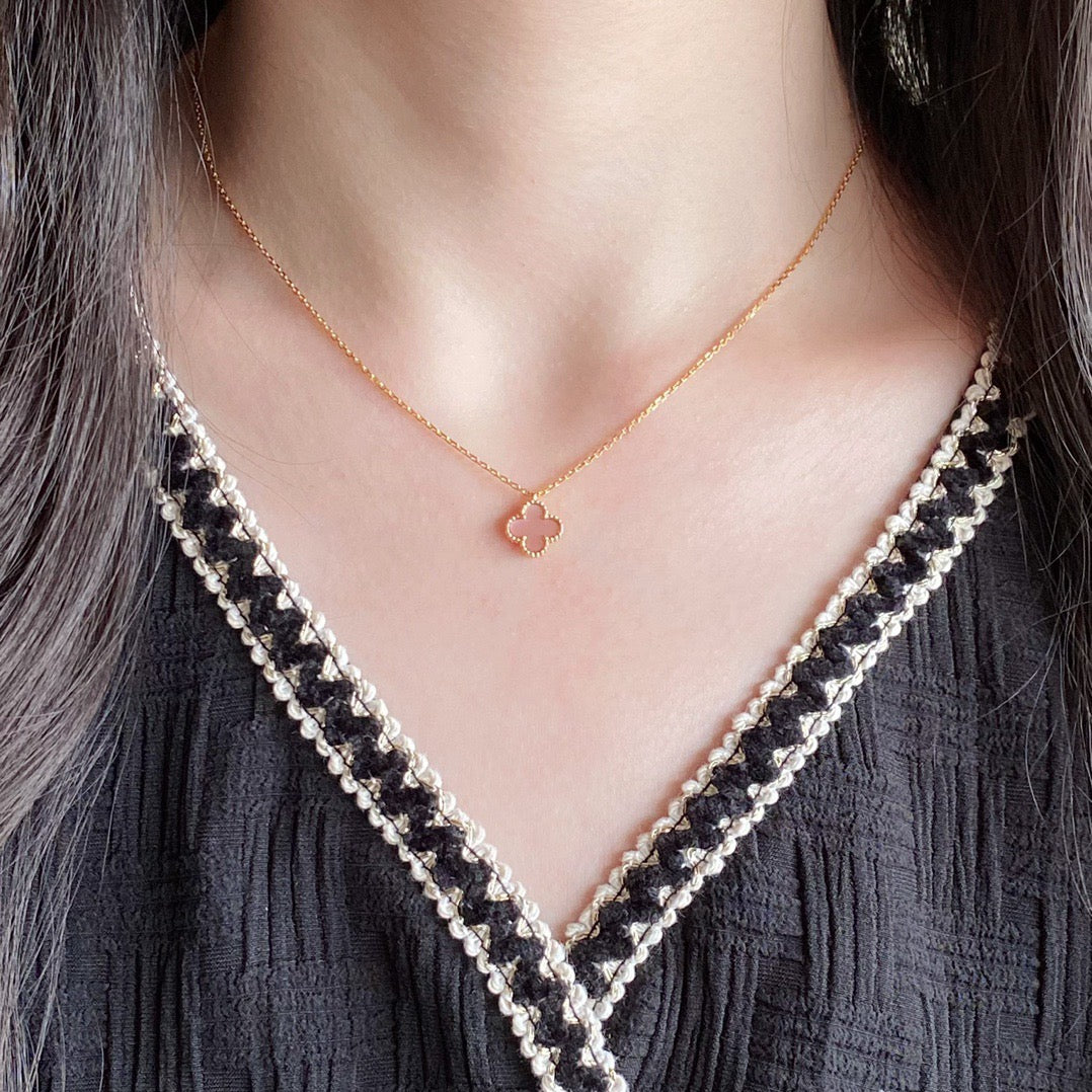 ¡®Lume Jewels¡¯CLOVER 15MM PINK MOTHER-OF-PEARL SINGLE FLOWER NECKLACE