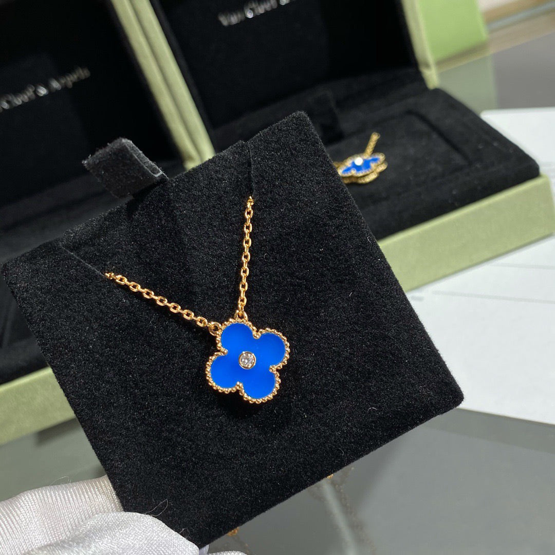 ¡®Lume Jewels¡¯CLOVER 15MM DIAMOND AND BLUE AGATE NECKLACE