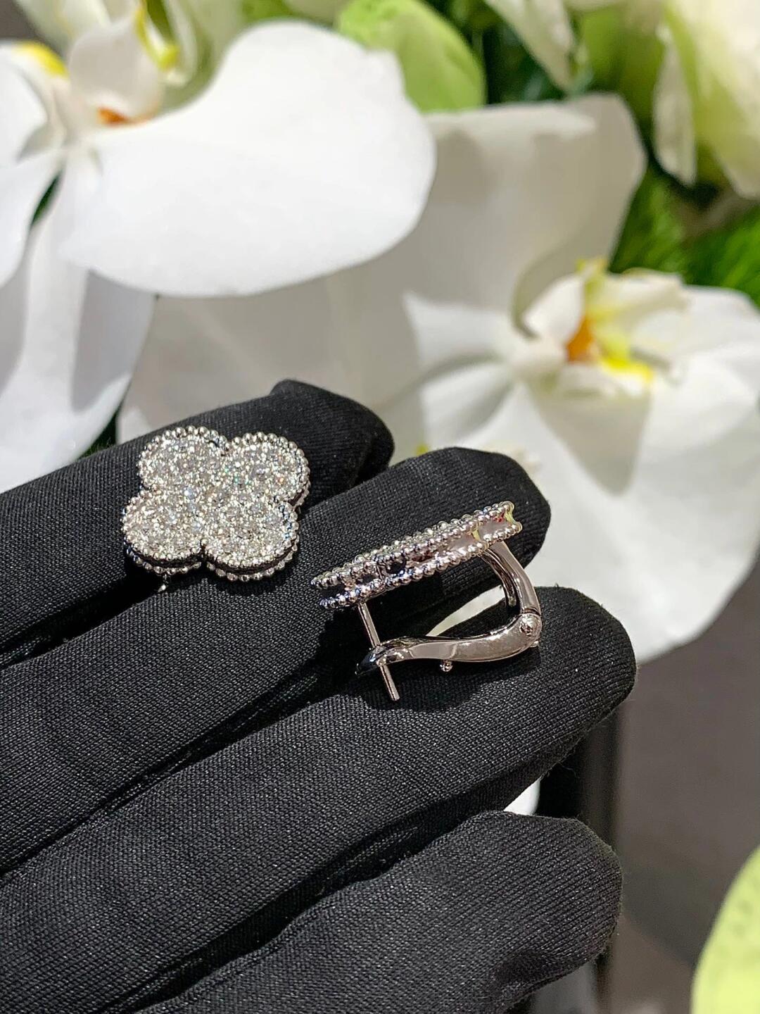 [Lume Jewels] CLOVER 20MM MOTIFS DIAMOND STUD EARRINGS SILVER