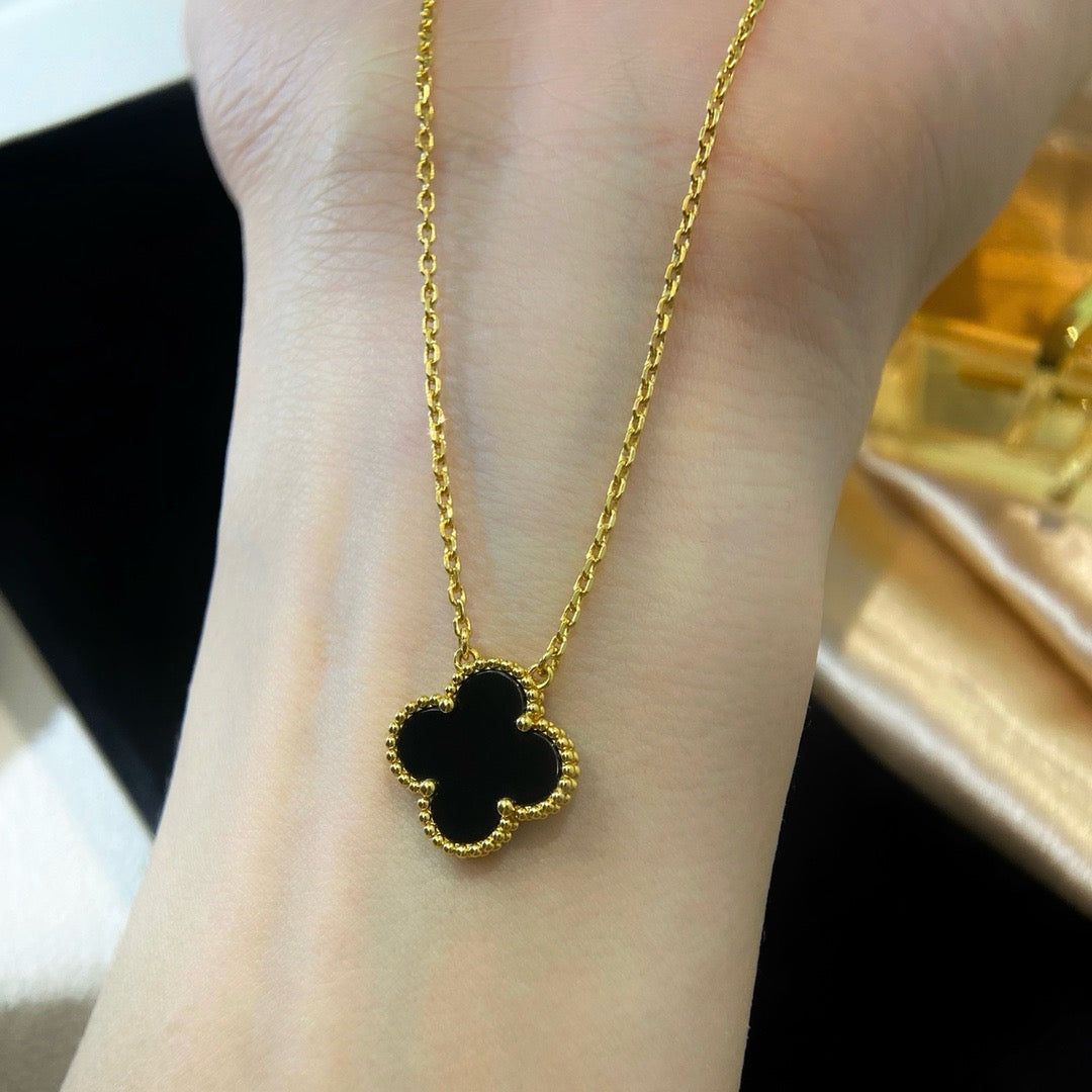 ¡®Lume Jewels¡¯CLOVER 15MM BLACK ONYX SINGLE FLOWER NECKLACE