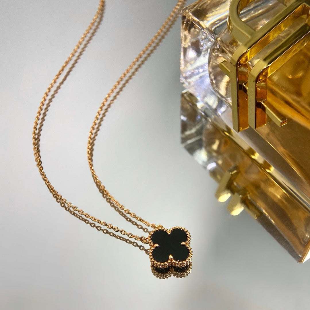 ¡®Lume Jewels¡¯CLOVER 15MM BLACK ONYX SINGLE FLOWER NECKLACE