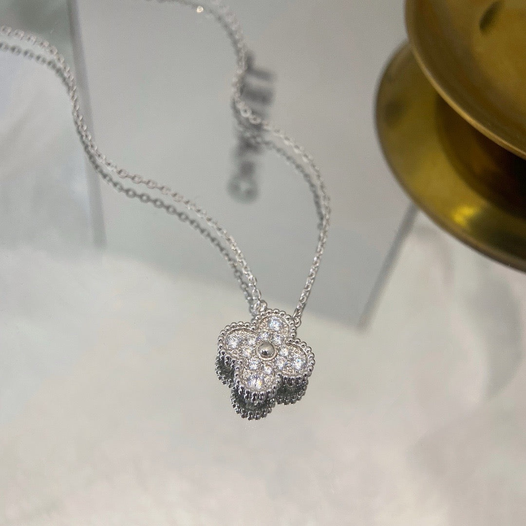 ¡®Lume Jewels¡¯CLOVER 15MM DIAMOND SINGLE FLOWER NECKLACE