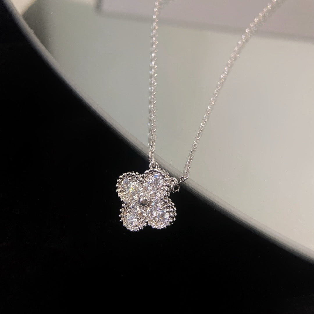 ¡®Lume Jewels¡¯CLOVER 15MM DIAMOND SINGLE FLOWER NECKLACE