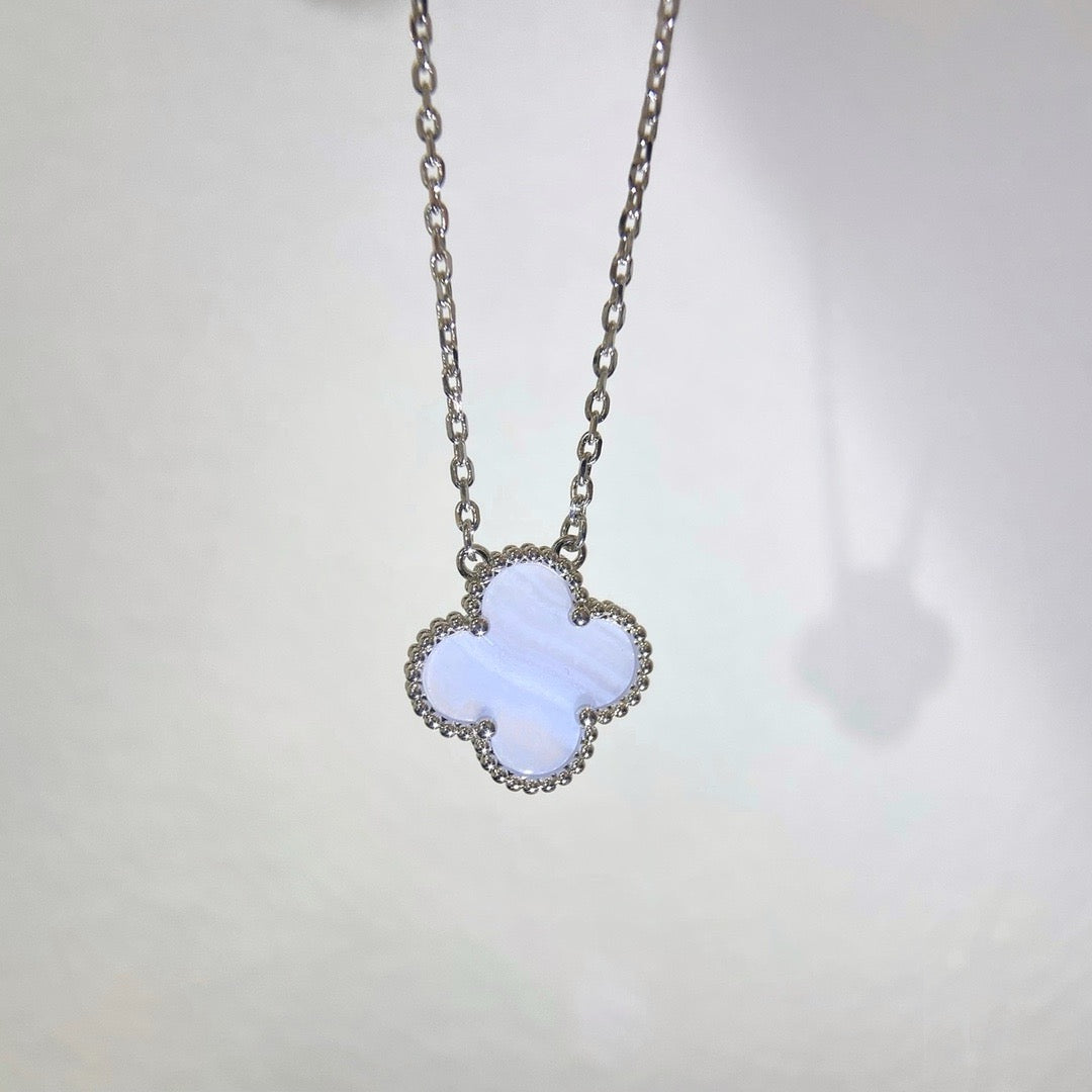 ¡®Lume Jewels¡¯CLOVER 15MM BLUE CHALCEDONY NECKLACE SILVER