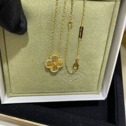 ¡®Lume Jewels¡¯CLOVER 15MM LASER NECKLACE