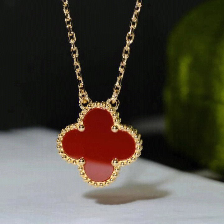 ¡®Lume Jewels¡¯CLOVER 15MM CARNELIAN SINGLE FLOWER NECKLACE
