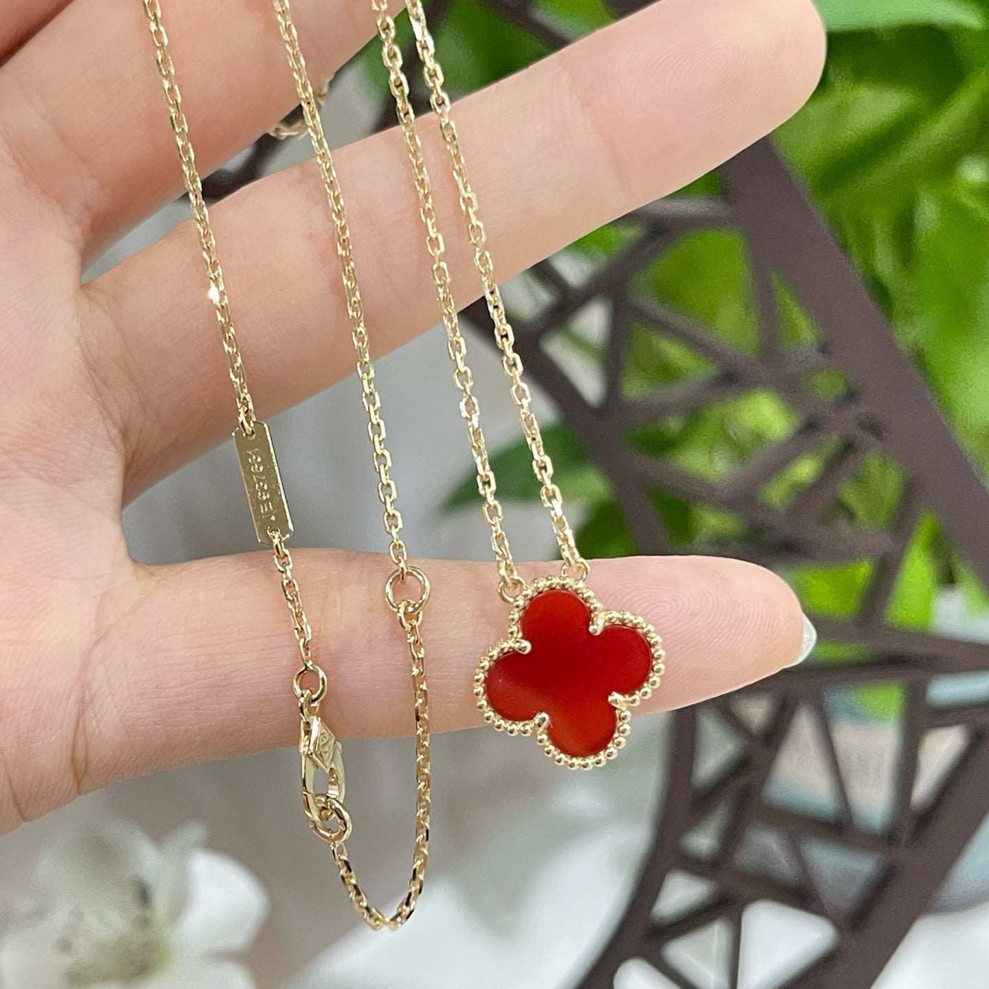 ¡®Lume Jewels¡¯CLOVER 15MM CARNELIAN SINGLE FLOWER NECKLACE