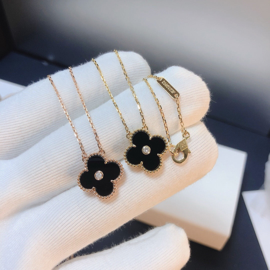 ¡®Lume Jewels¡¯CLOVER 15MM DIAMOND ONYX NECKLACE