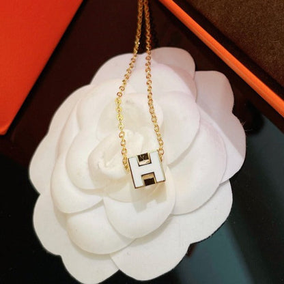 ¡®Lume Jewels¡¯H WHITE SQUARE GOLD NECKLACE