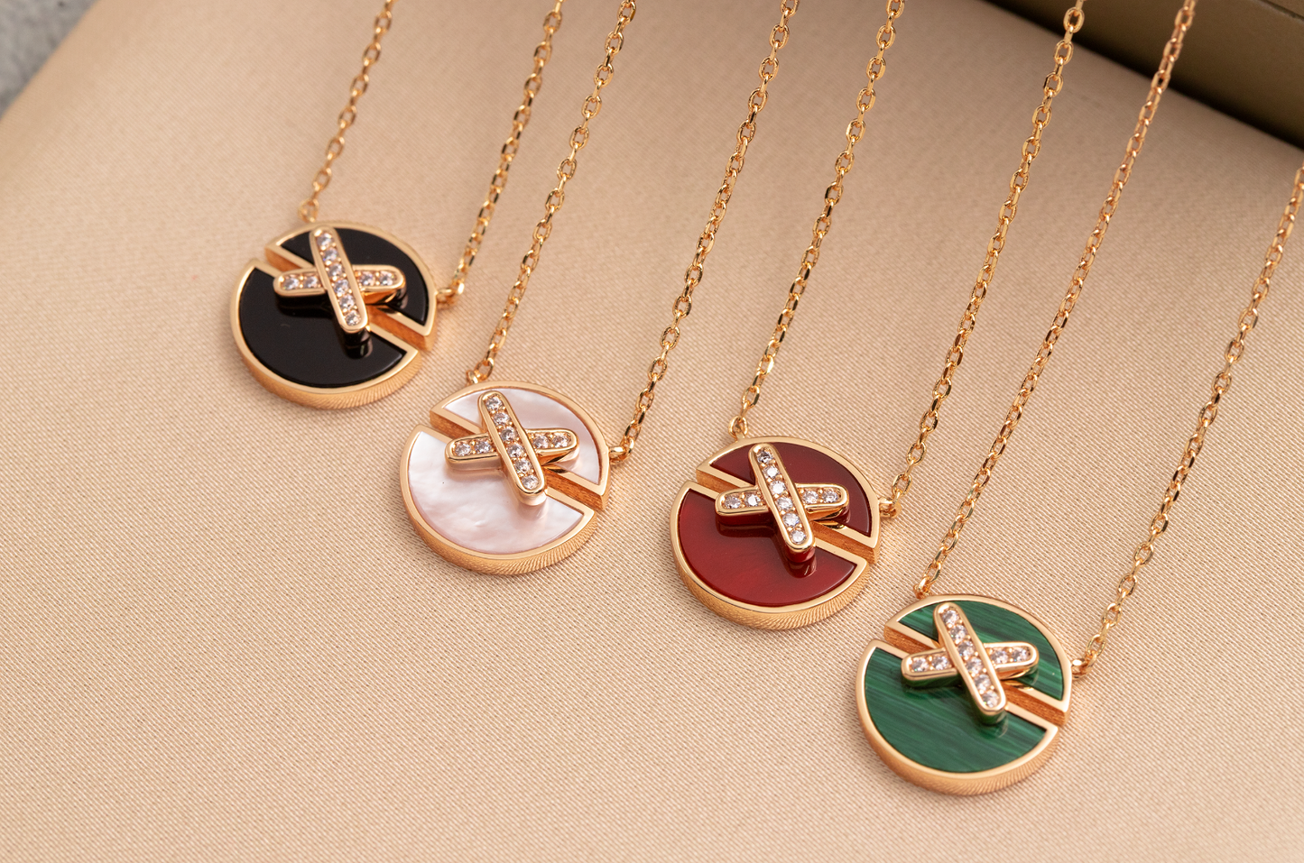 ¡®Lume Jewels¡¯JEUX DE PINK GOLD DIAMOND NECKLACE