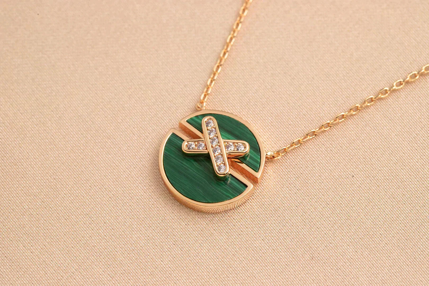 ¡®Lume Jewels¡¯JEUX DE ROSE GOLD DIAMOND NECKLACE