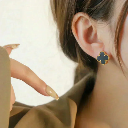 ¡®Lume Jewels¡¯CLOVER MEDIUM 1 MOTIFS  ONYX STUD EARRINGS