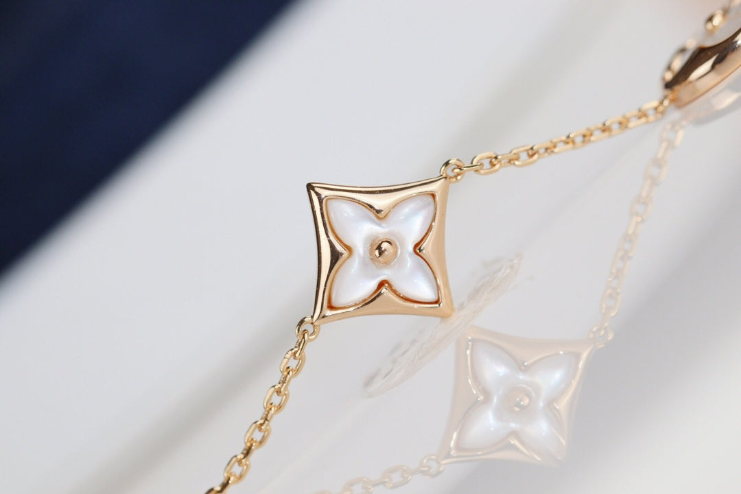 ¡®Lume Jewels¡¯LEAF CLOVER BRACELET